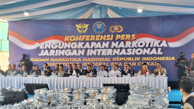 BNN RI menggagalkan penyelundupan 3,37 ton narkotika kuncup bunga ganja atau cannabis buds di Pergudangan Prambanan Bizland, Kecamatan Cerme, Kabupaten Gresik, Kamis (2/7/2026).
 Foto: Dok. Istimewa