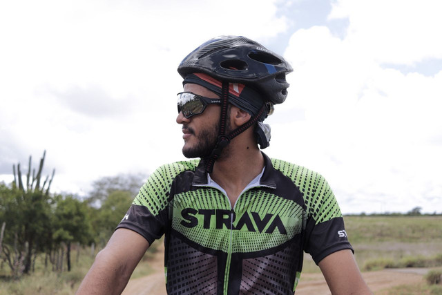 Ilustrasi membahas kenapa pengguna Strava kena pajak. Foto: Pexels