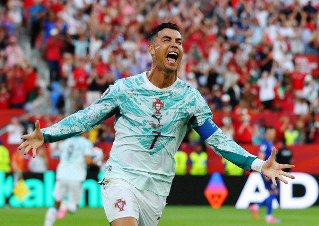 Penyerang timnas Portugal, Cristiano Ronaldo, melakukan selebrasi setelah mencetak gol pertama timnya dalam pertandingan babak 32 besar Piala Dunia 2026 melawan Kroasia di Toronto Stadium, Toronto, Kanada, Kamis (2/7/2026). Foto: Mike Segar/REUTERS