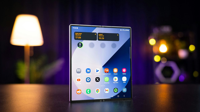 Smartphone lipat Samsung. Foto: Unsplash