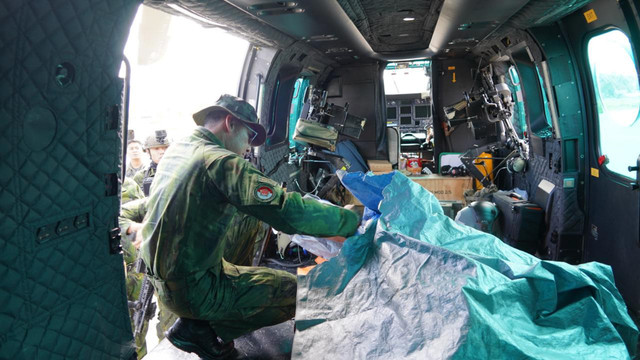 Koops TNI Habema berhasil mengevakuasi jenazah pilot pesawat PT AMA Air PK-RCY, Nicholas F. Goselin, yang menjadi korban penembakan di Bandara Ipdeheik, Kampung Balinggama, Distrik Sobaham, Kabupaten Yahukimo, Jumat (3/7/2026). Foto: Dok. Pen Koops TNI Habema