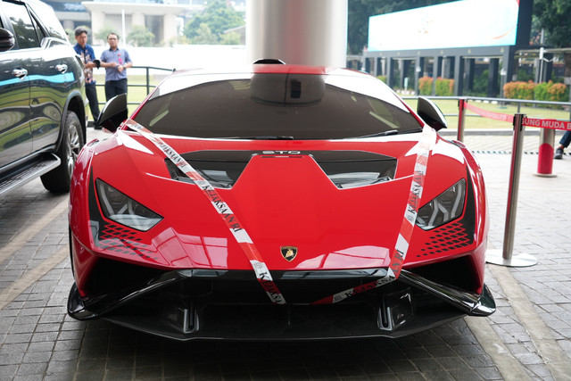 Lamborghini yang disita Kejagung terkait kasus dugaan korupsi izin usaha pertambangan di Kalimantan Barat oleh tersangka Sudianto alias Aseng. Foto: Dok. Kejagung
