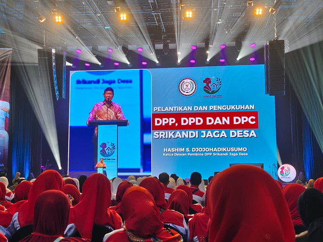 Utusan Khusus Presiden untuk Bidang Iklim dan Energi sekaligus Ketua Dewan Pembina DPP Srikandi Jaga Desa, Hashim S. Djojohadikusumo pada Pelantikan dan Pengukuhan Srikandi Jaga Desa di Jakarta, Jumat (3/7). Foto: Aditya Nugraha/kumparan