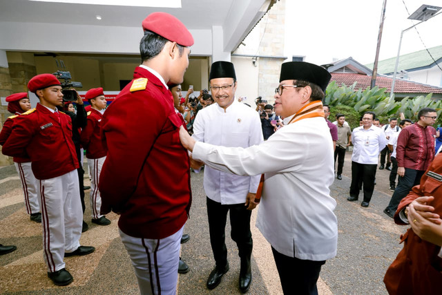 Mensos Gus Ipul dan Gubernur DKI Pramono Anung hadiri Open House Sekolah Rakyat di Jakarta. Pramono terharu lihat optimisme para siswa, Jumat (3/7/2026). Foto: Dok. Kemensos