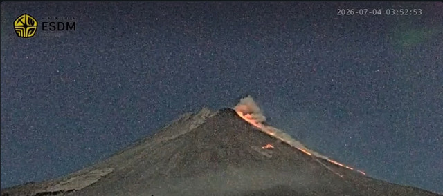 Guguran awan panas Gunung Merapi kembali terjadi pada Sabtu (4/7/2026) dini hari. Foto: dok. Instagram/@badan.geologi