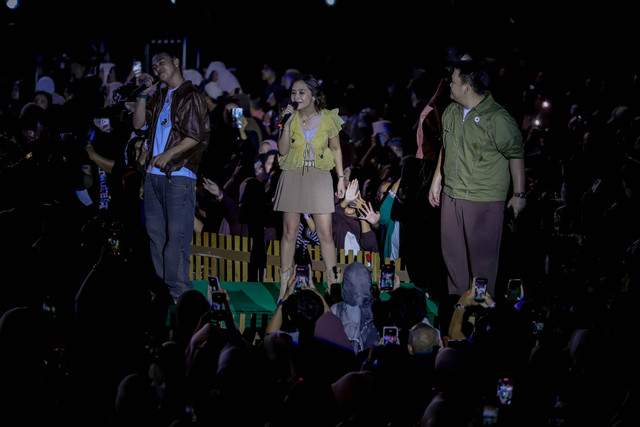 Grup musik TBA tampil menghibur penonton dalam Bigu Festival 2026 di Stadion Madya, Senayan, Jakarta, Sabtu (4/7/2026). Foto: Jamal Ramadhan/kumparan