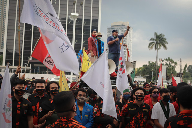 Ilustrasi Unjuk Rasa, Sumber: https://www.pexels.com/id-id/foto/aksi-unjuk-rasa-di-jalanan-jakarta-terekam-kamera-ponsel-pintar-29360768/ (Pexels)