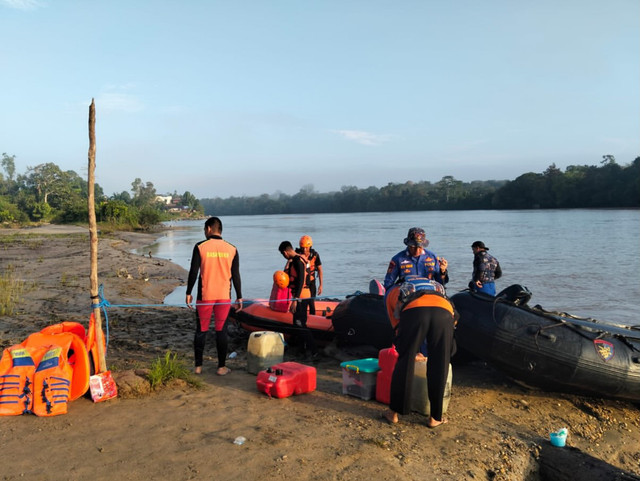 Hari ketiga tim SAR gabungan perluas pencarian dua anggota Polres Katingan yang hilang di wilayah Desa Tumbang Kalemei, Kecamatan Katingan Tengah, Sabtu (4/7/2026) pagi. Foto: Dok. Instagram/ @humas_polreskatingan