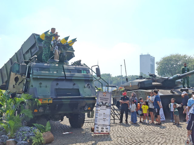Pameran Alutsista dalam rangka memeriahkan HUT Ke-65 Kostrad di Monas, Jakarta, Minggu (5/7/2026). Foto: Aditya Nugraha/kumparan