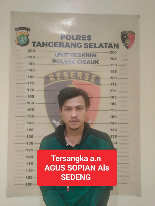 Pelaku Curanmor di Tangsel yang Ditangkap usai sembunyi di atas plafon rumah pacar.  Foto: Dok. Istimewa