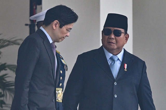 Penyambutan kunjungan PM Singapura
Presiden Prabowo Subianto (kanan) menyambut kedatangan Perdana Menteri (PM) Singapura Lawrence Wong (kiri) di Istana Merdeka, Jakarta, Senin (6/7/2026). Foto: ANTARA FOTO/Bayu Pratama S