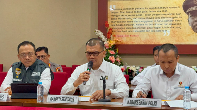 Kakortastipidkor Polri Irjen Pol Totok Surharyanto saat jumpa pers terkait dugaan tindak korupsi Batu Bara di Bareskrim Polri, Senin (6/6/2026). Foto: Rayyan Farhansyah/kumparan