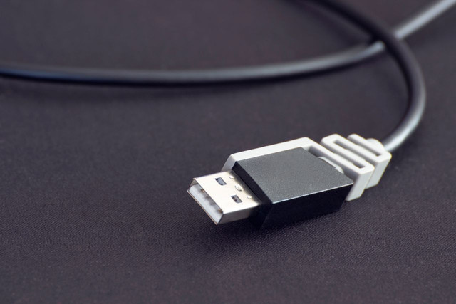 Ilustrasi USB data blocker. Foto: Pexels