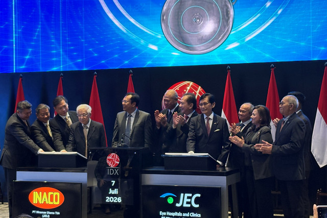 Pencatatan perdana saham PT Niramas Utama Tbk (JELI) dan PT Nitrasanata Dharma Tbk (JECX), di Gedung BEI, Jakarta, Selasa (7/7/2026). Foto: Muhammad Fhandra Hardiyon/kumparan