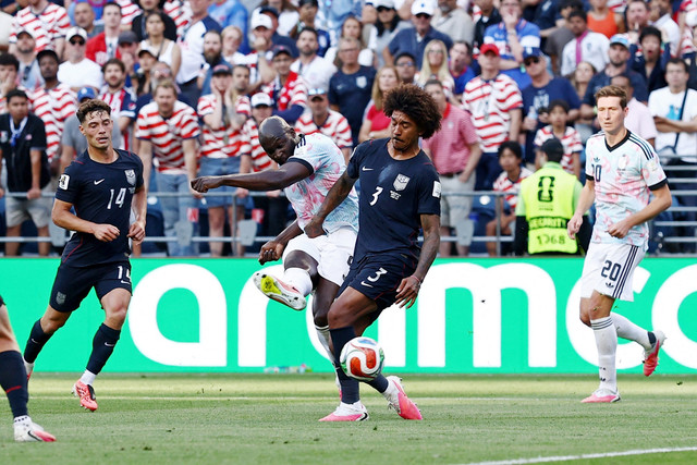 Pemain Timnas Belgia Romelu Lukaku mencetak gol ke gawang Timnas Amerika Serikat pada pertandingan 16 besar Piala Dunia 2026 di Stadion Seattle, Seattle, Washington, AS, Senin (6/7/2026). Foto: Lee Smith/REUTERS
