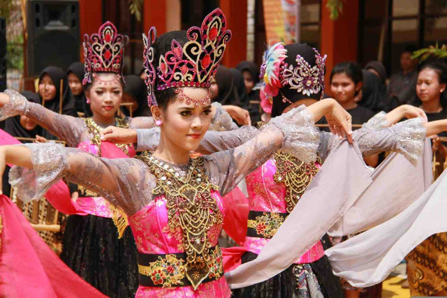 Ilustrasi Masyarakat Sunda. Foto: Pixabay.