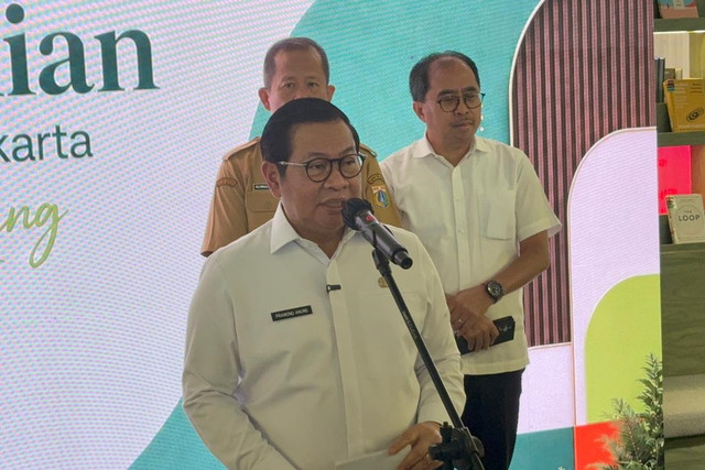 Gubernur DKI Jakarta Pramono Anung meresmikan perpustakaan Jakarta Nyi Ageng Serang di Setiabudi, Jakarta Selatan, Selasa (7/7/2026). Foto: Nauval Pratama/kumparan