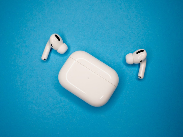 Ilustrasi Lirik lagu Astaga Bercanda Akbar Chaly . Foto: Unsplash/John M. Smit