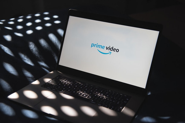 Ilustrasi Link Nonton See You At Work Tomorrow Episode 6 Sub Indo Prime Video, Foto: Unsplash/Thibault Penin