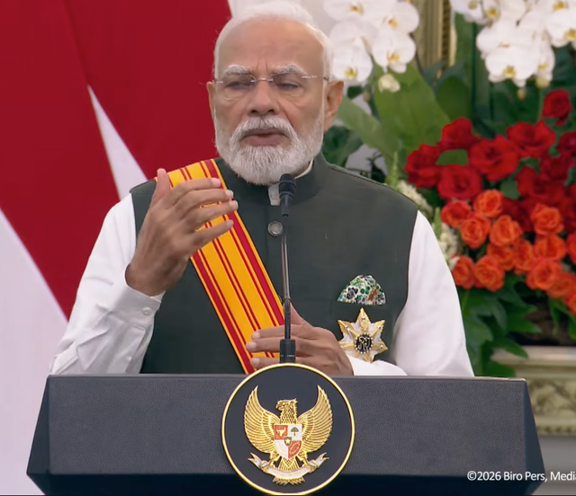 PM India Narendra Modi menerima Bintang Adipurna dari Presiden Prabowo. Foto: YouTube/Sekretariat Presiden