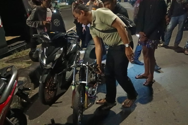 Polisi amankan balap liar di Jalan Andara, samping Tol Desari, Depok, Jumat (3/7/2026). Foto: Dok. Istimewa