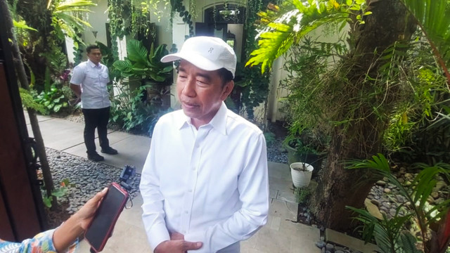 Jokowi ditemui di rumahnya di Solo, Selasa (7/7/2026). Presiden ke-7 Joko Widodo (Jokowi) memastikan kehadirannya dalam persidangan di Pengadilan Negeri (PN) Jaksel terkait sidang fitnah ijazah palsu. Foto: Dok. kumparan