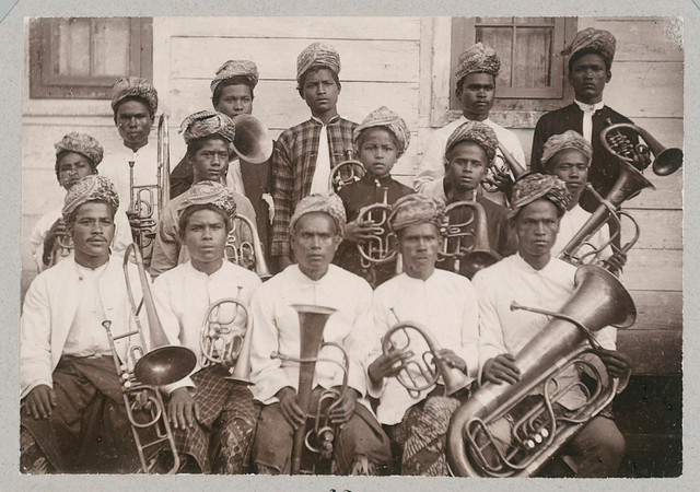 Korps musik tiup di Sipirok (1890). Foto: KITLV