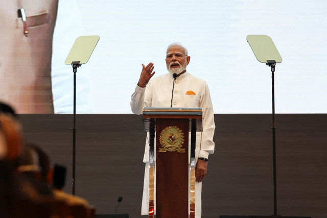 Perdana Menteri India Narendra Modi menyampaikan pidatonya saat kunjungannya ke gedung Parlemen Indonesia di Jakarta, Selasa (7/7/2026). Foto: Willy Kurniawan/REUTERS
