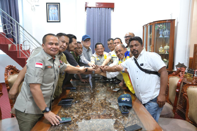 Kasatgas PRR Tito Karnavian saat hadiri Rakor Percepatan Rehabilitasi dan Rekonstruksi Pemulihan Pascabencana Hidrometeorologi yang berlangsung di Aula Pendopo Bupati Bener Meriah, Aceh, Selasa (7/7/2026). Foto: Dok. Satgas PRR