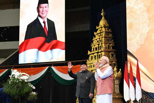 Presiden Republik Indonesia, Prabowo Subianto bersama PM India Narendra Modi saat menghadiri acara Indian Community Reception yang digelar di Jakarta International Convention Center (JICC), pada Selasa, (7/7/2026). Foto: Cahyo - Biro Pers Sekretariat Presiden