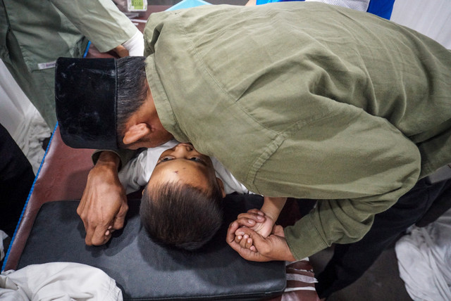 Suasana proses khitanan massal gratis di Balai Kota DKI Jakarta, Rabu (8/7/2026).  Foto: Iqbal Firdaus/kumparan