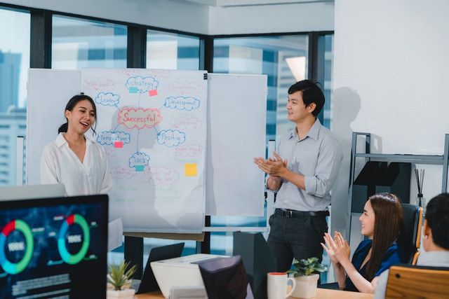 Ilustrasi kegiatan bimbingan teknis (bimtek), sosialisasi, dan workshop. Foto: Unsplash