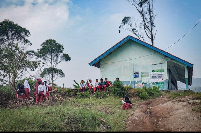 Ilustrasi kesenjangan pembangunan yang masih menjadi tantangan menuju Indonesia yang lebih adil dan merata,walkspx.pixlesh