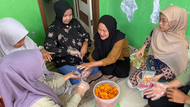 Pelatihan Re-Packaging Produk UMKM Keripik Ibu Pitri (4/7/2026)
