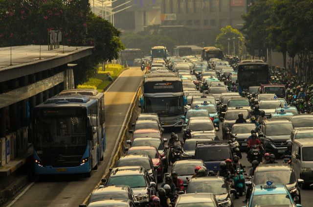 Ilustrasi mengintip daftar provinsi yang gelar pemutihan pajak kendaraan Juli 2026. Foto: Pexels