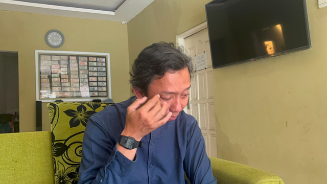 Singgih (42), ayah dari Mozza Axillia Gunarsa (18) yang hilang dari rumah setahun lamanya. Foto: Intan Alliva Khansa/kumparan