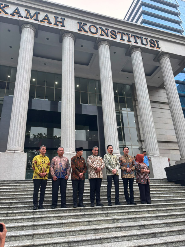 Ketua MPR RI, Ahmad Muzani beserta jajarannya dalam kegiatan Silaturahmi Kebangsaan dengan Pimpinan Mahkamah Konstitusi di Kantor Mahkamah Konstitusi, Rabu (8/7/2026). Foto: Pradya Tirta/kumparan