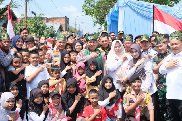 Kapolri Jenderal Listyo Sigit Prabowo meresmikan 80 Jembatan Merah Putih Presisi Tahap II di Provinsi Riau, Selasa (7/7/2026). Foto: Dok. Polri