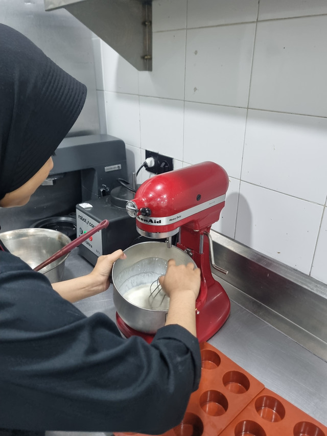 Budaya Kerja F&B: Tantangan Membangun Lingkungan yang Tidak Toxic