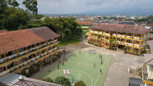 Ilustrasi Spektrum Kurikulum Merdeka SMK,Foto:Unsplash/Haidan