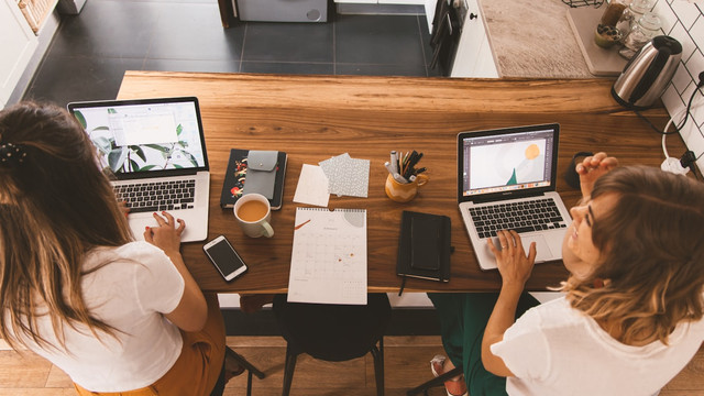 Ilustrasi caption Twibbon panitia MPLS. Foto: Unsplash.com/Mark Sivewright