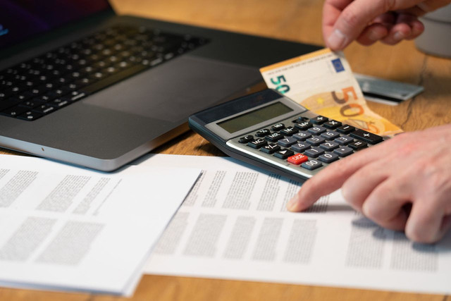 Ilustrasi memahami simulasi investasi ORI030. Foto: Pexels