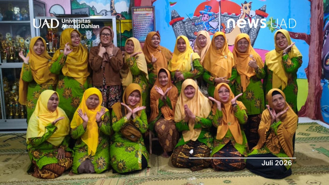 Universitas Ahmad Dahlan (UAD) memperkuat literasi kesehatan masyarakat melalui kegiatan PkM (Foto. Tim PKM UAD)