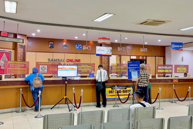 Ilustrasi syarat cabut berkas motor tanpa calo. Foto: Intan Alliva/kumparan