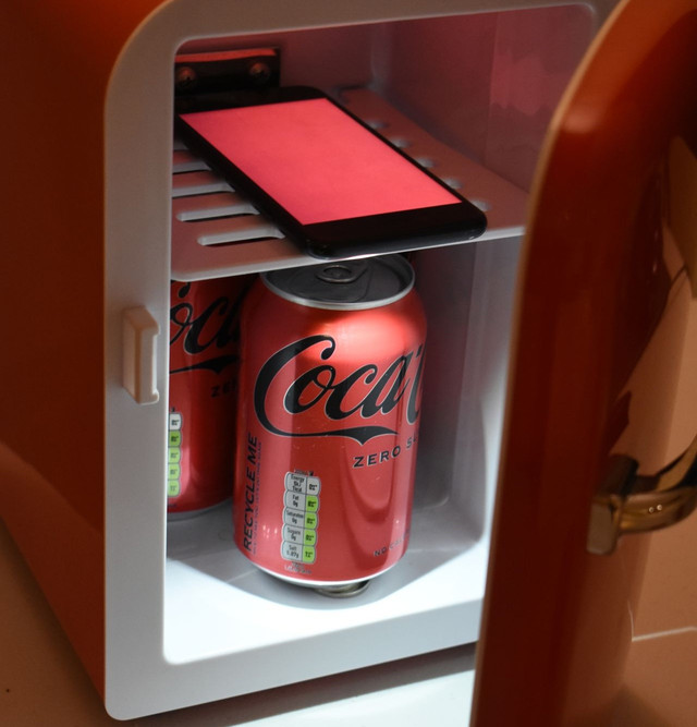 Ilustrasi kulkas portable mini 2026. Foto: Pexels