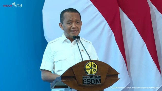 Menteri Energi dan Sumber Daya Mineral Republik Indonesia, Bahlil Lahadalia, memberikan sambutan pada acara peluncuran Biodiesel B50 di Karawang, Kamis (9/7/2026). Foto: YouTube/ Sekretariat Presiden