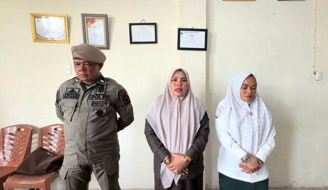 Tiga anggota Satpol PP-WH Bireuen, Aceh, meminta maaf usai videonya berjoget memakai seragam dinas viral di media sosial. Dok. Humas Satpol PP-WH Biruen