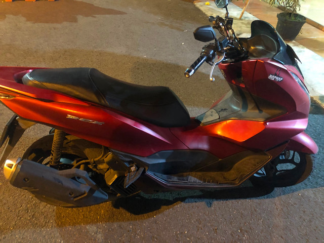 Polisi amankan barang bukti yang dari sekelompok remaja yang diduga akan melakukan penyerangan di Desa Rancamanyar, Kecamatan Baleendah, Kabupaten Bandung. Foto: Dok. Polresta Bandung