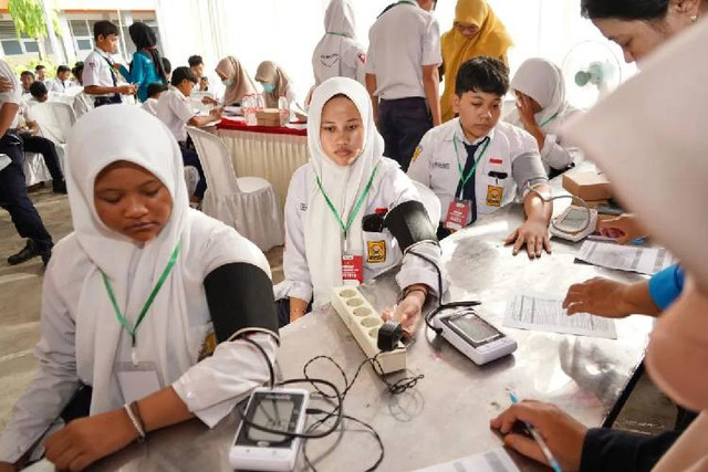 Ilustrasi pelajar menjalani cek kesehatan gratis (CKG). Foto: Pemkab Kediri