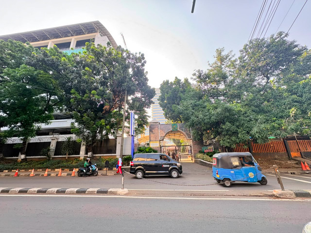 Suasana di depan gerbang masuk Kejaksaan Agung, Sabtu (11/7/2026). Foto: Kevin Daniel/kumparan